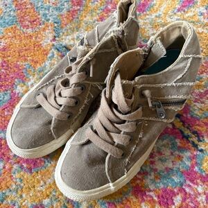 Blowfish Malibu Canvas Sneakers with Zippers Size 7.5